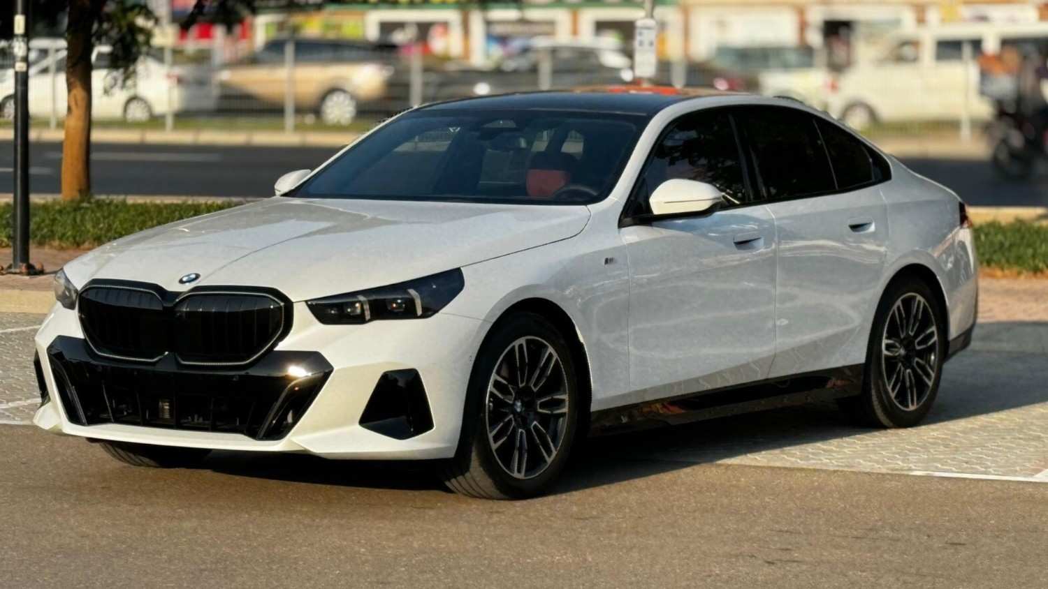 BMW 520i 2024 Rental in Dubai